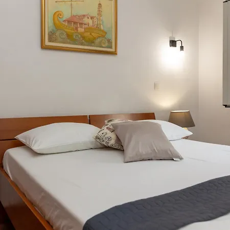 Apartments Radaic Apartment *