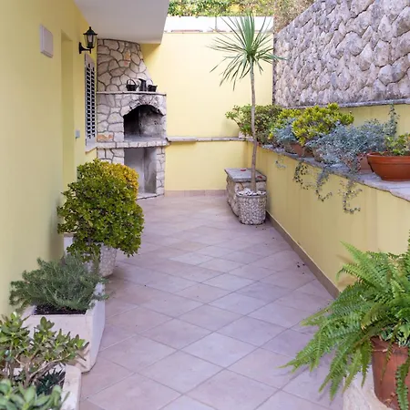 Apartments Radaic * Prigradica