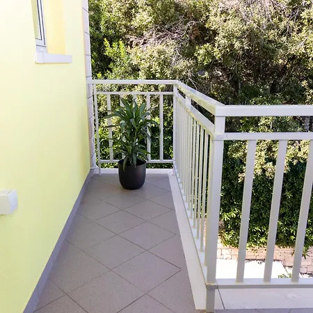 Apartments Radaic * Prigradica