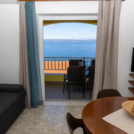 Apartments Radaic Prigradica