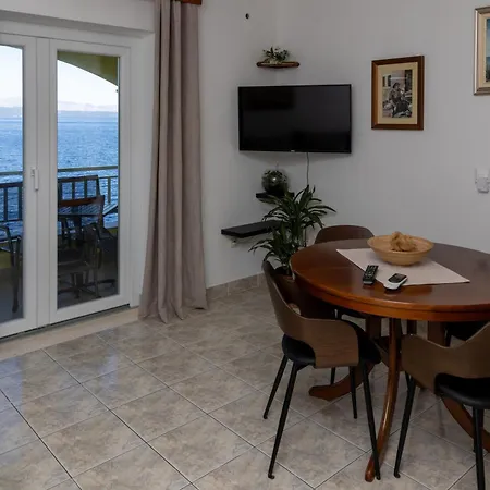 Apartments Radaic * Prigradica