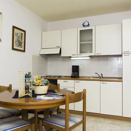Apartments Radaic Prigradica